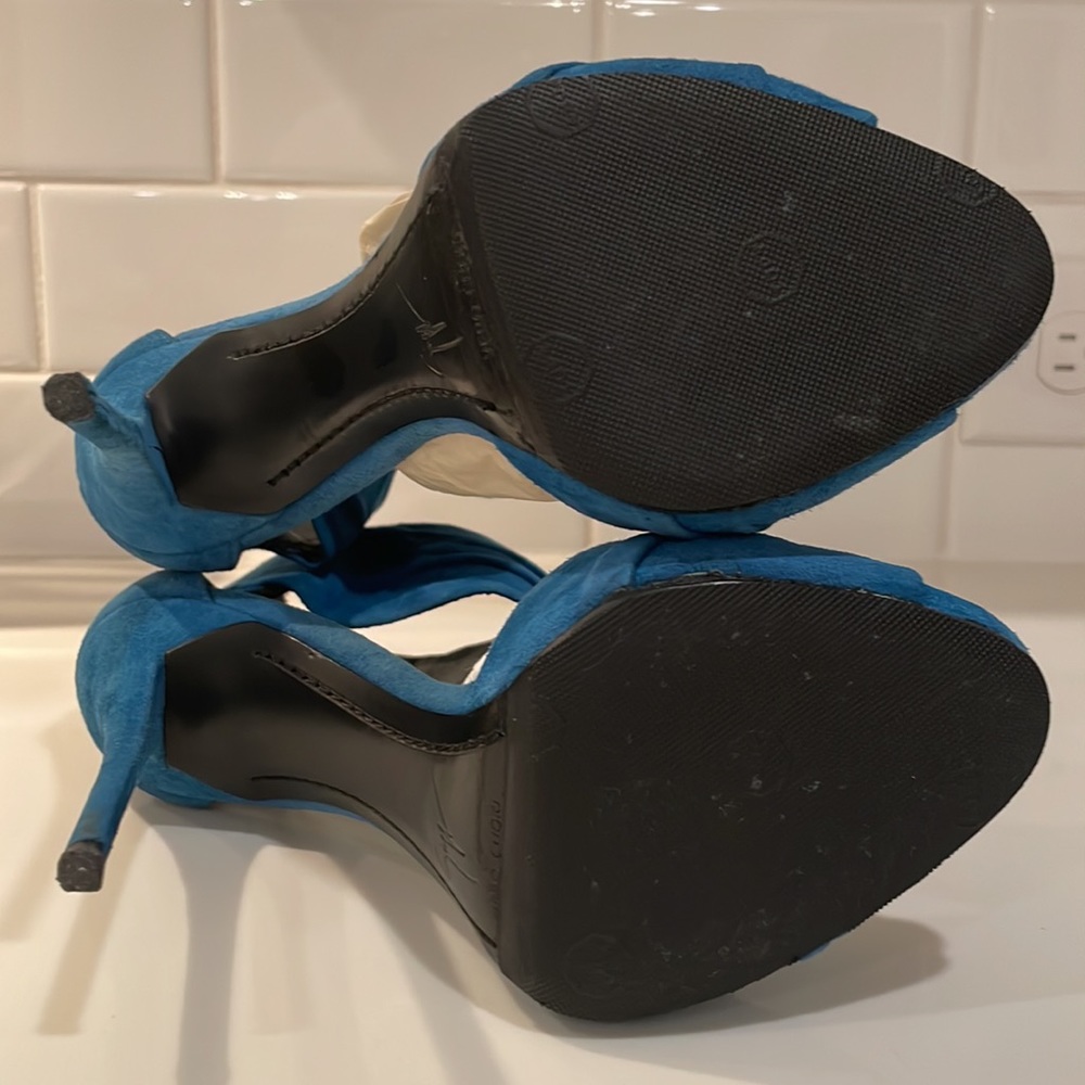Deep jade sueded high heels Size 6.5 - Picture 9 of 14